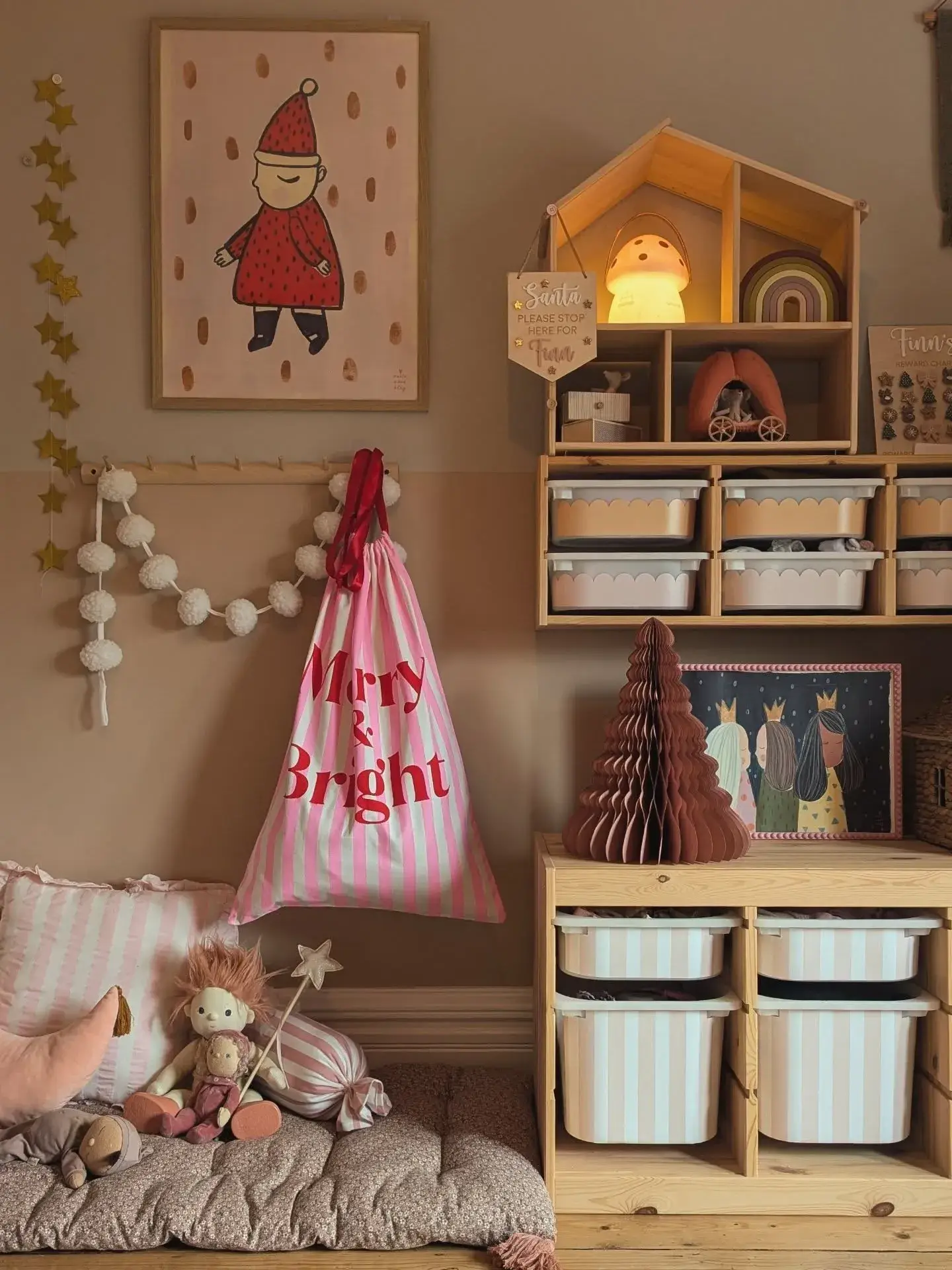 Merry Bright Storage Station