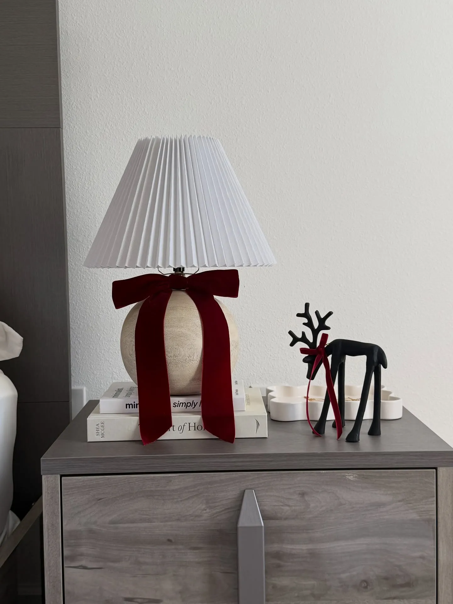 Oversized Bow Lamp Styling