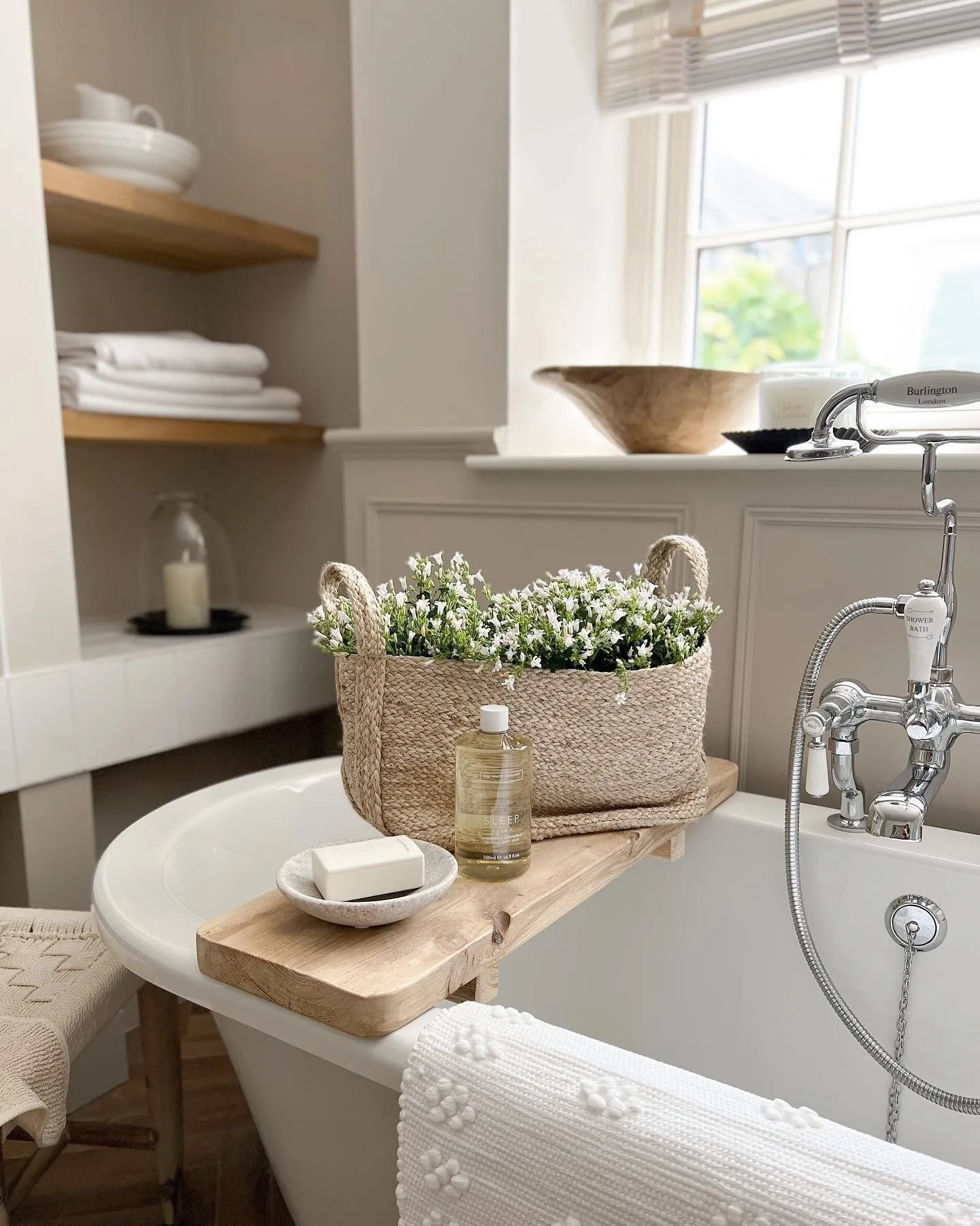 Rustic Bathtub Tray Basket